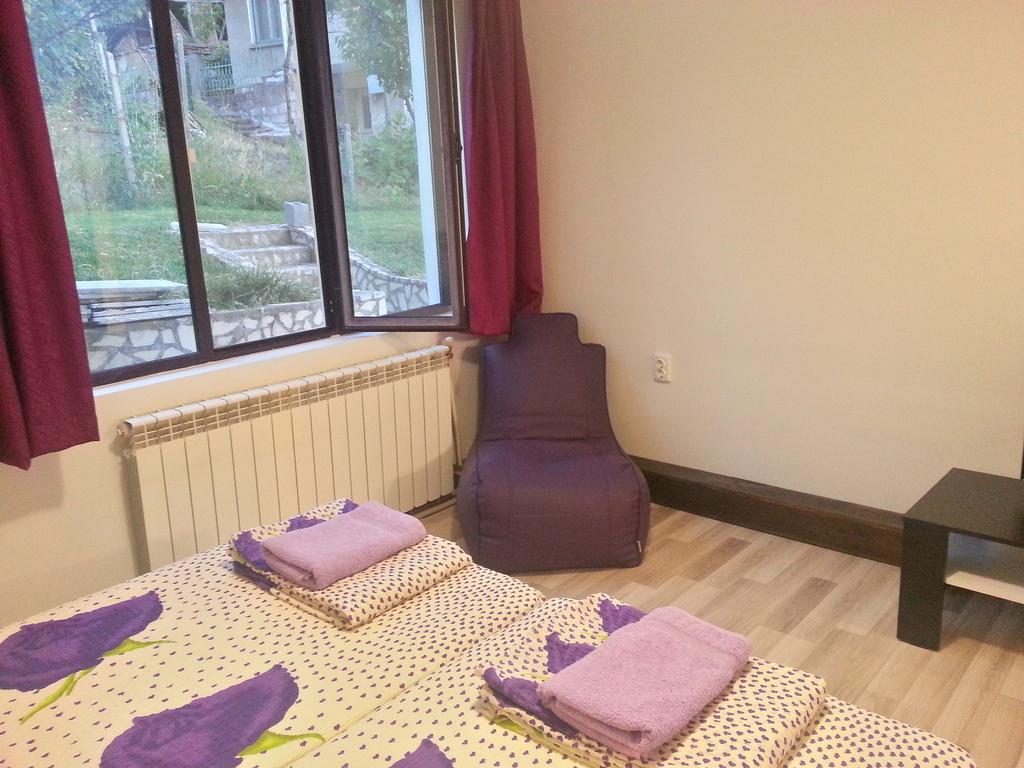 Guest House Bedrock Belogradchik Bagian luar foto