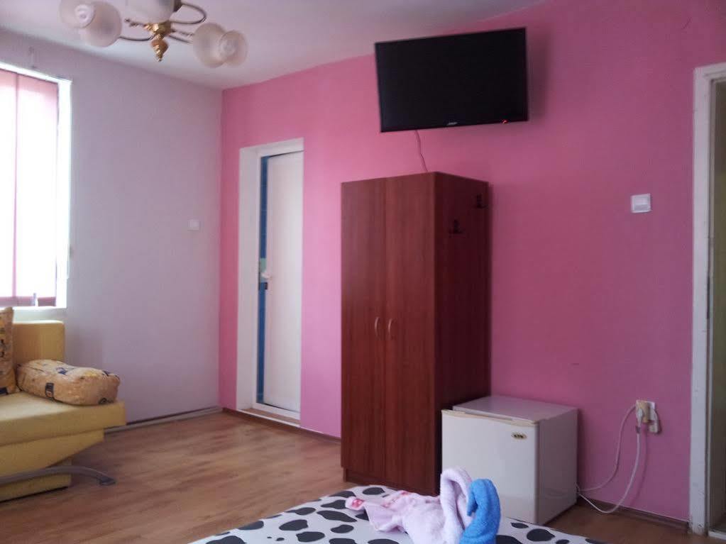 Guest House Bedrock Belogradchik Bagian luar foto