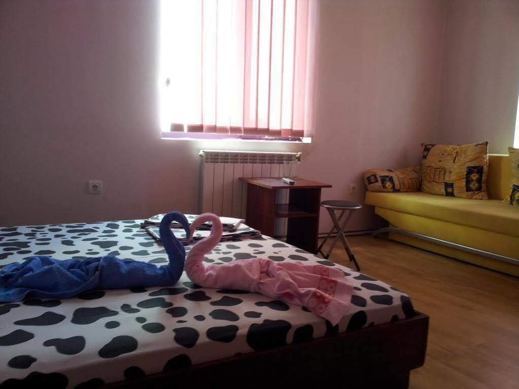 Guest House Bedrock Belogradchik Bagian luar foto