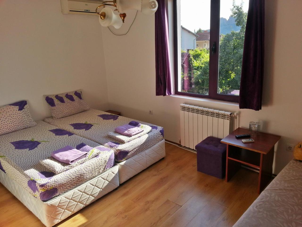 Guest House Bedrock Belogradchik Bagian luar foto