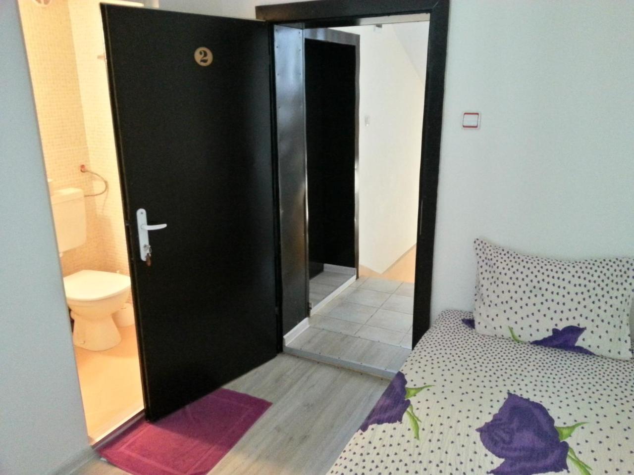 Guest House Bedrock Belogradchik Bagian luar foto